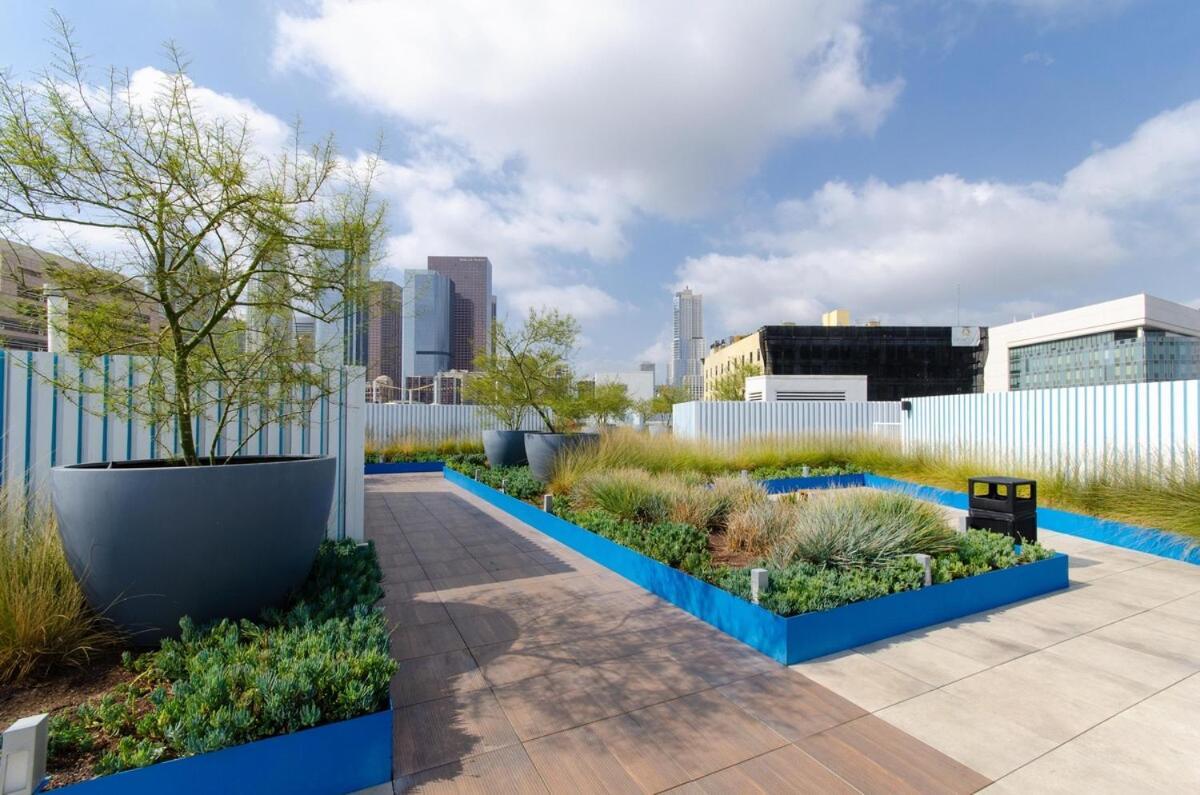 Lovely 3br With Balcony And Rooftop Pool Views * Los Ángeles