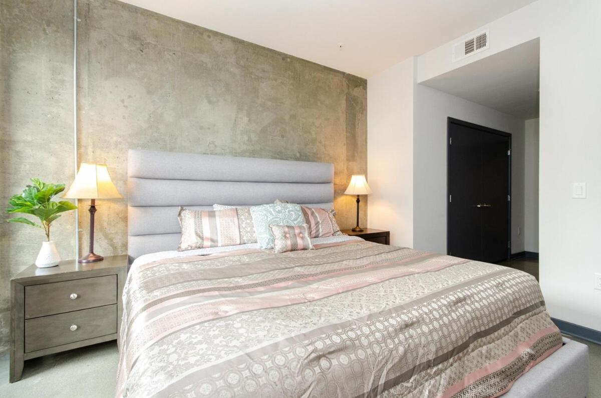 Lovely 3br With Balcony And Rooftop Pool Views Apartamento Los Ángeles